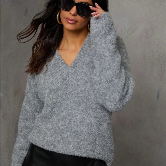 Vici - Soft Breeze V Neck Sweater - NWT - Picture 5 of 8